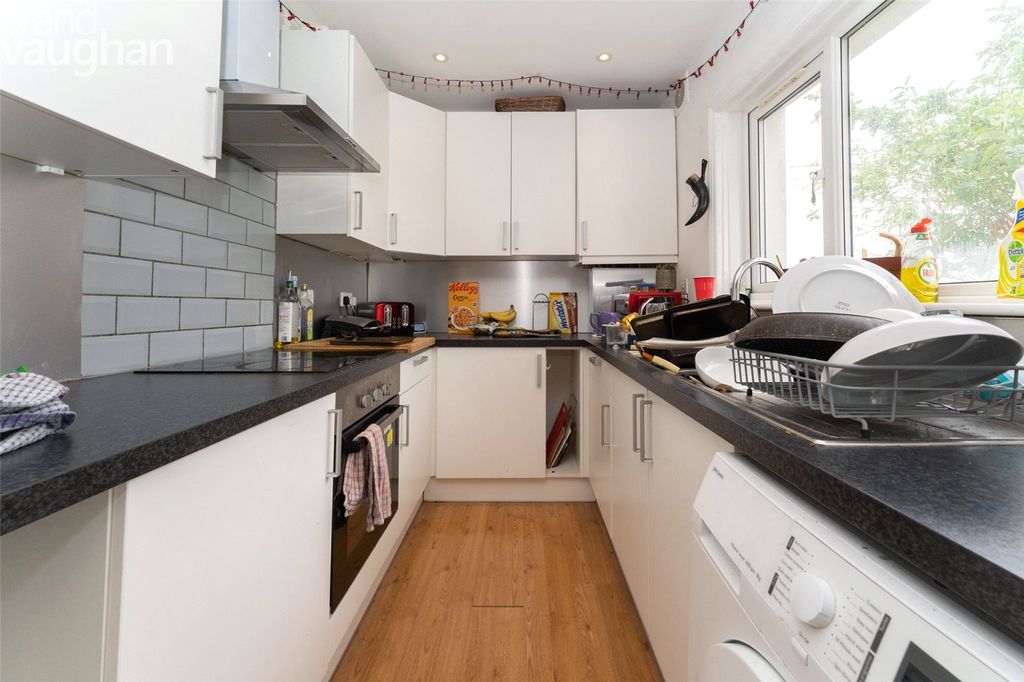 Property photo 2 of 15 Picture No. 06