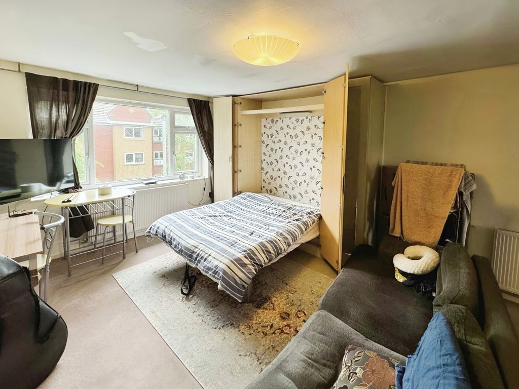 Property photo 3 of 10 Picture No. 01