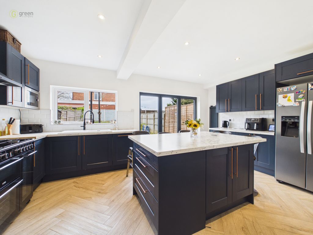 Property photo 2 of 22 Cam01698G0Pr0198Still001