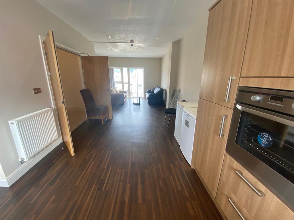 Property photo 1 of 42