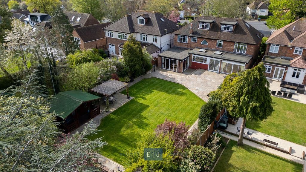 Property photo 2 of 41