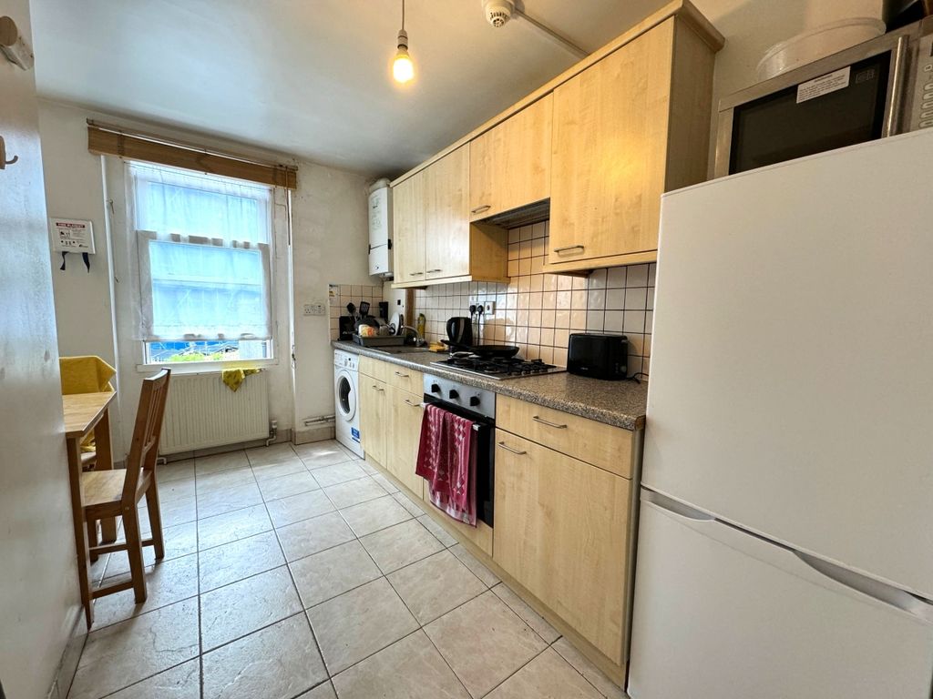 Property photo 3 of 5