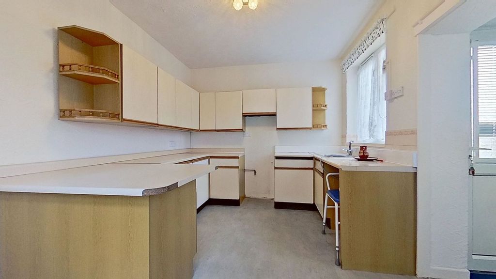 Property photo 3 of 29
