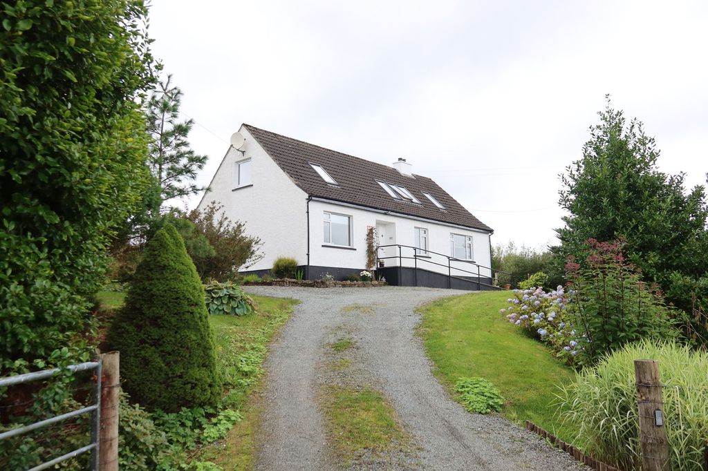Property photo 1 of 81