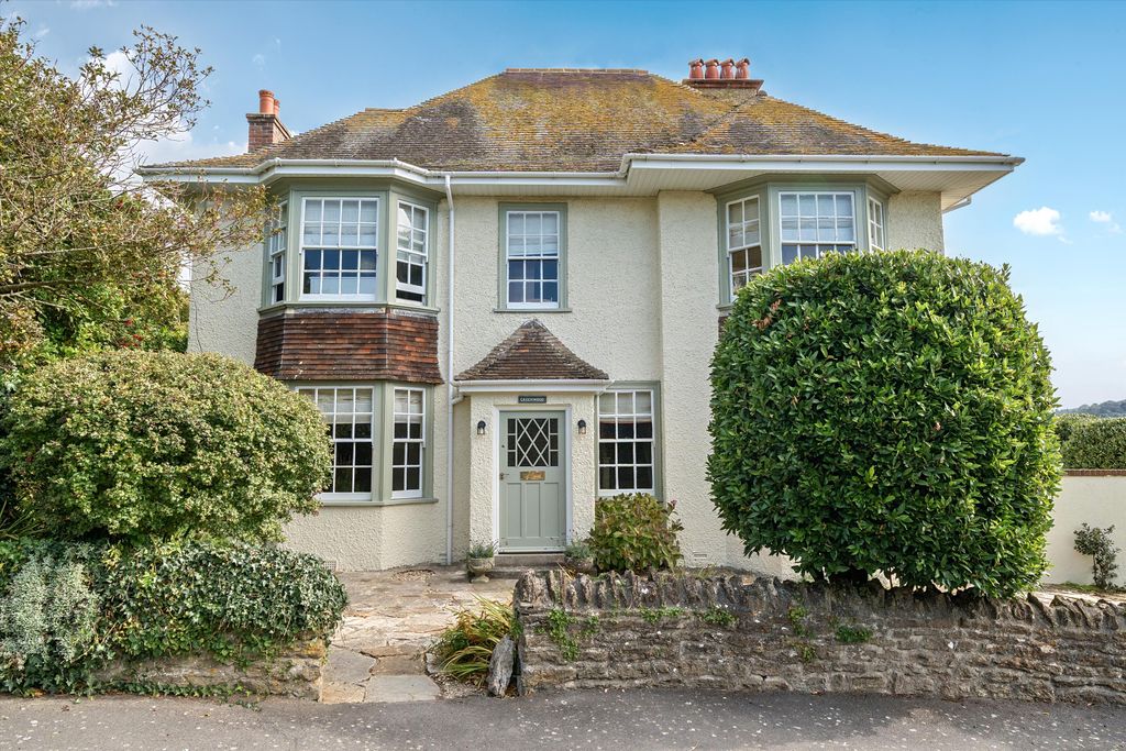 Property photo 1 of 19 Image