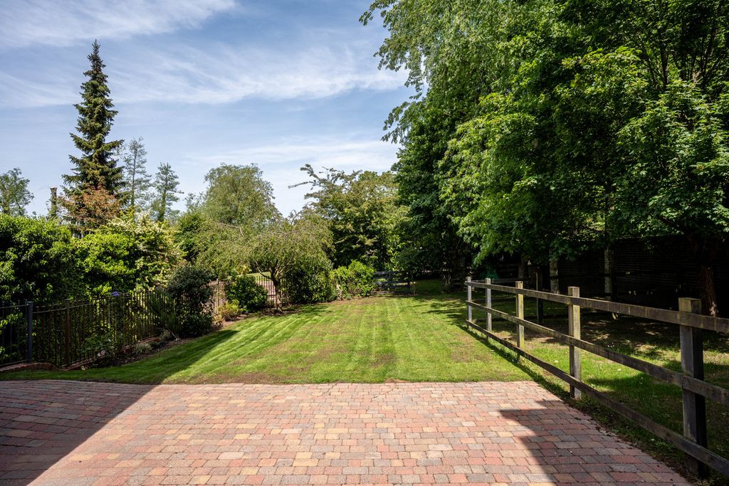 Additional image 7 of 2 bed flat for saleTelford Road, Bridgnorth WV15