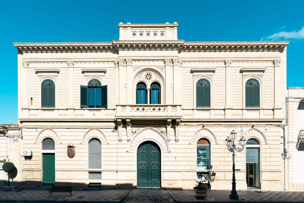 Property photo 1 of 62