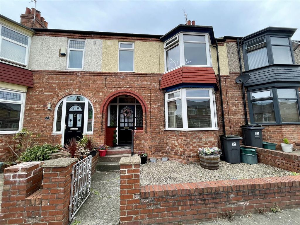 Property photo 1 of 21 Externally