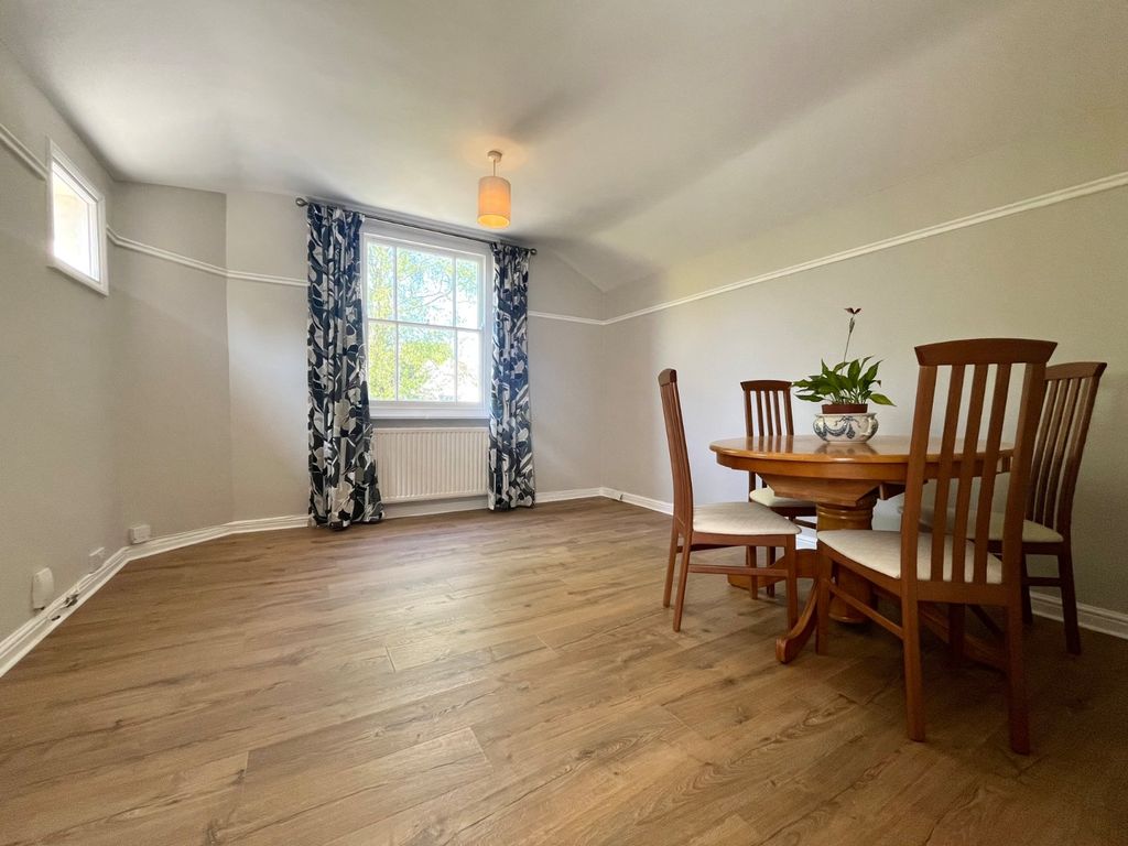 Property photo 2 of 18 Picture No. 32