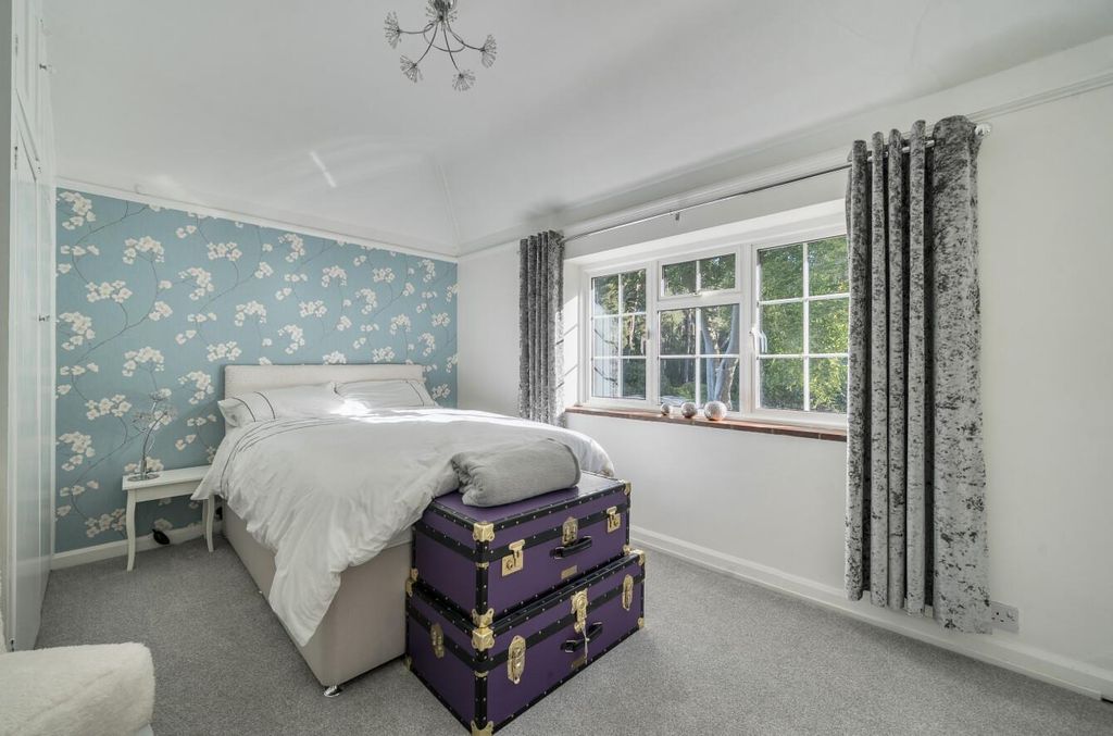 Additional image 18 of 5 bed detached house for saleWokingham Road, Crowthorne, Berkshire RG45
