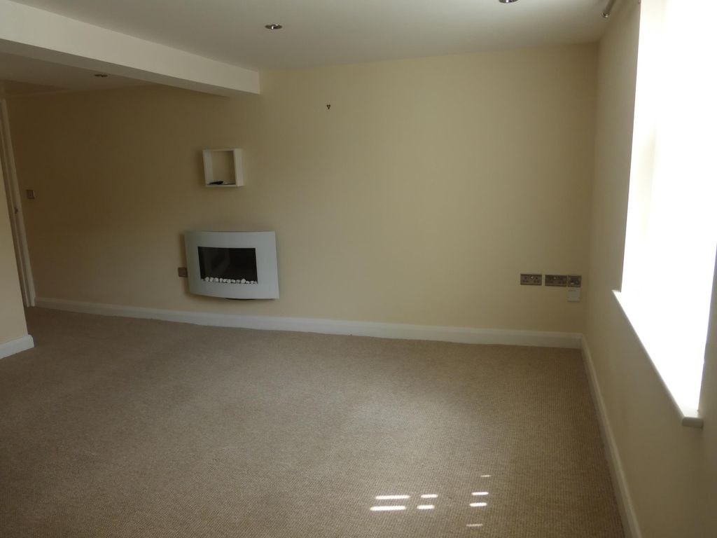 Property photo 2 of 8 Living Room