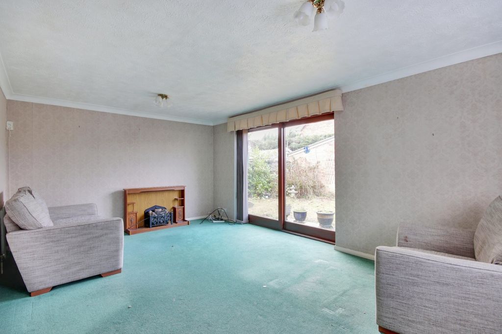 Property photo 3 of 13 Sitting Room