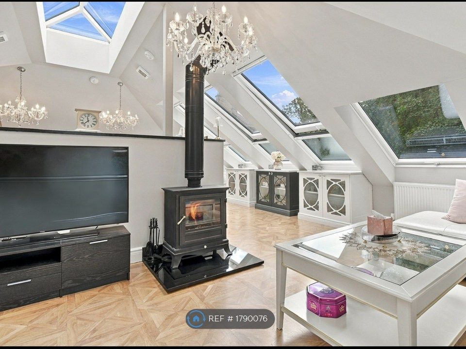 Property photo 2 of 35 Upstairs Lounge