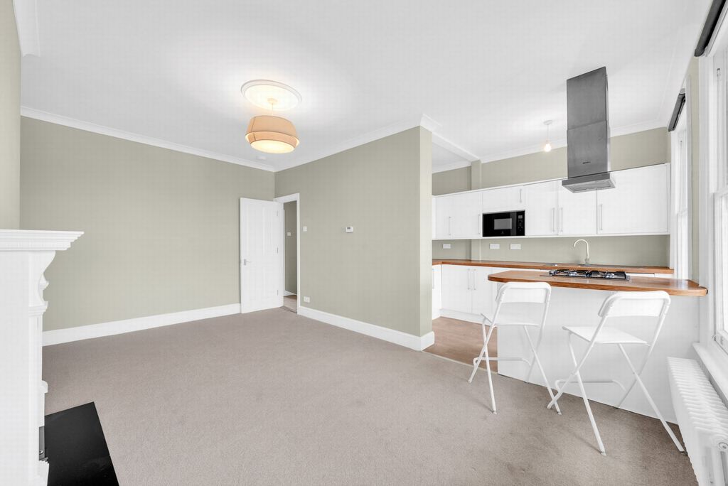 Property photo 3 of 14 Photo 6