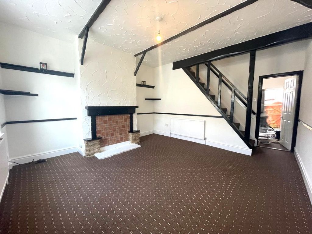 Property photo 3 of 8 Gallery