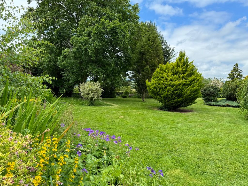 Property photo 2 of 46