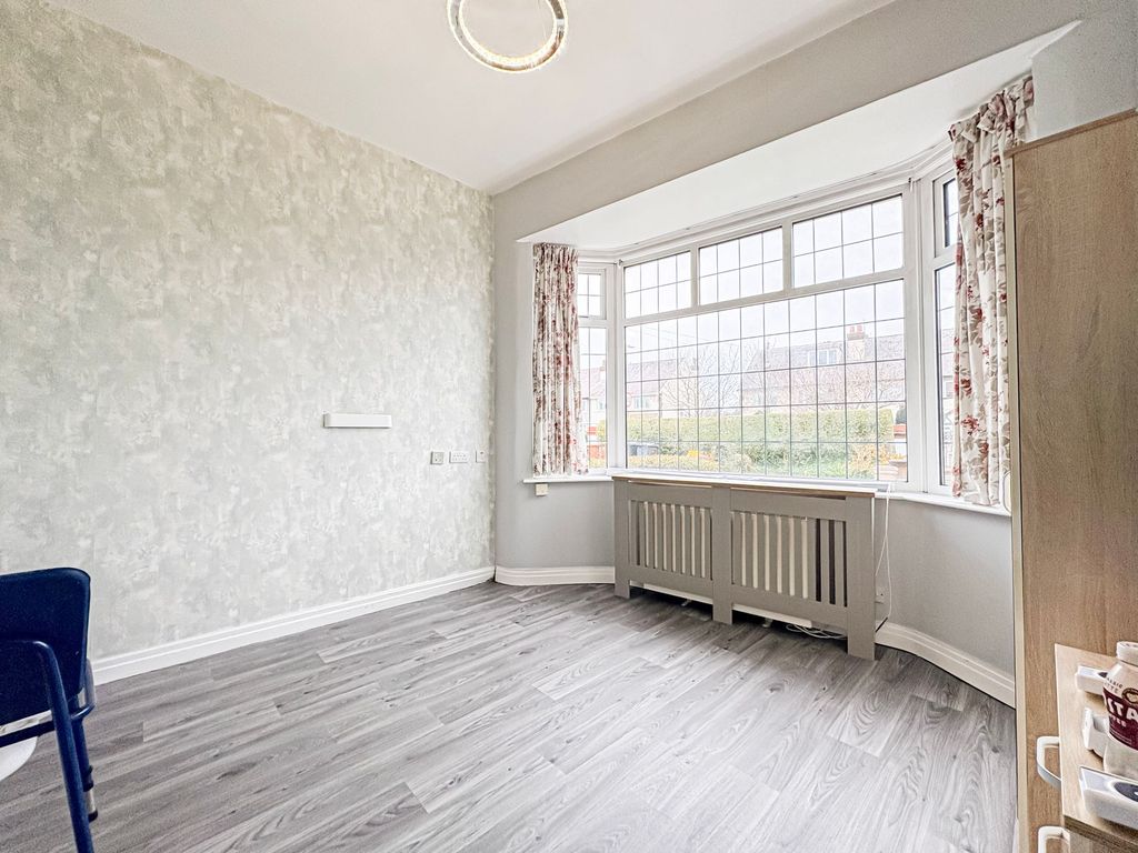 Property photo 2 of 27