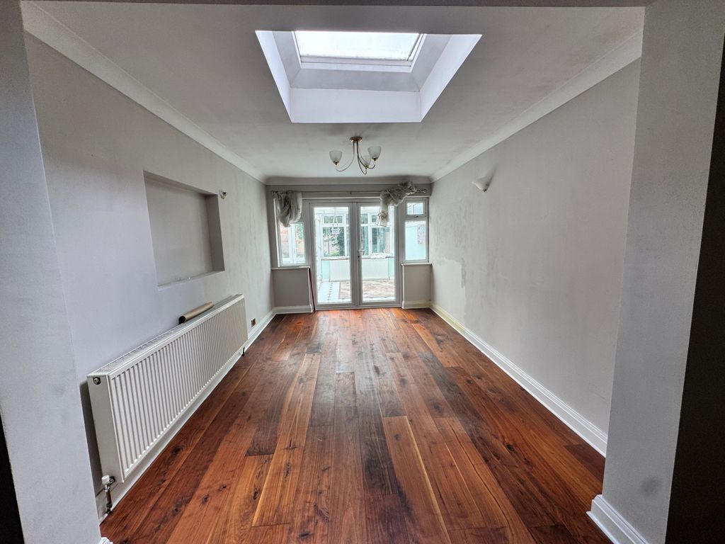 Property photo 3 of 12 Gallery