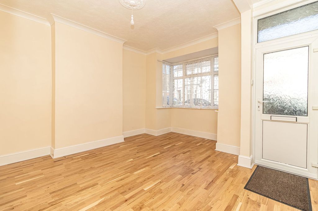Property photo 2 of 20