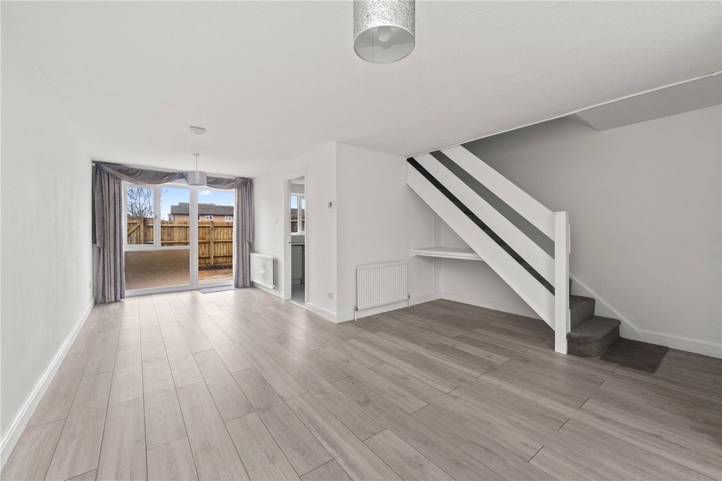 Property photo 2 of 9 Picture No. 25