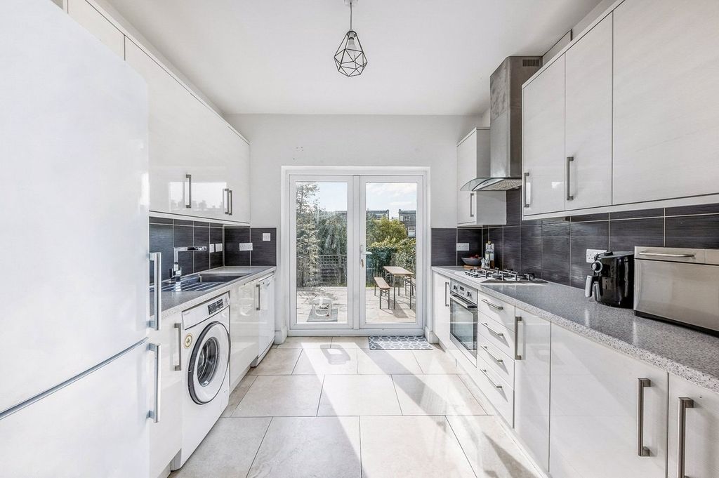 Property photo 3 of 12 Picture No. 05