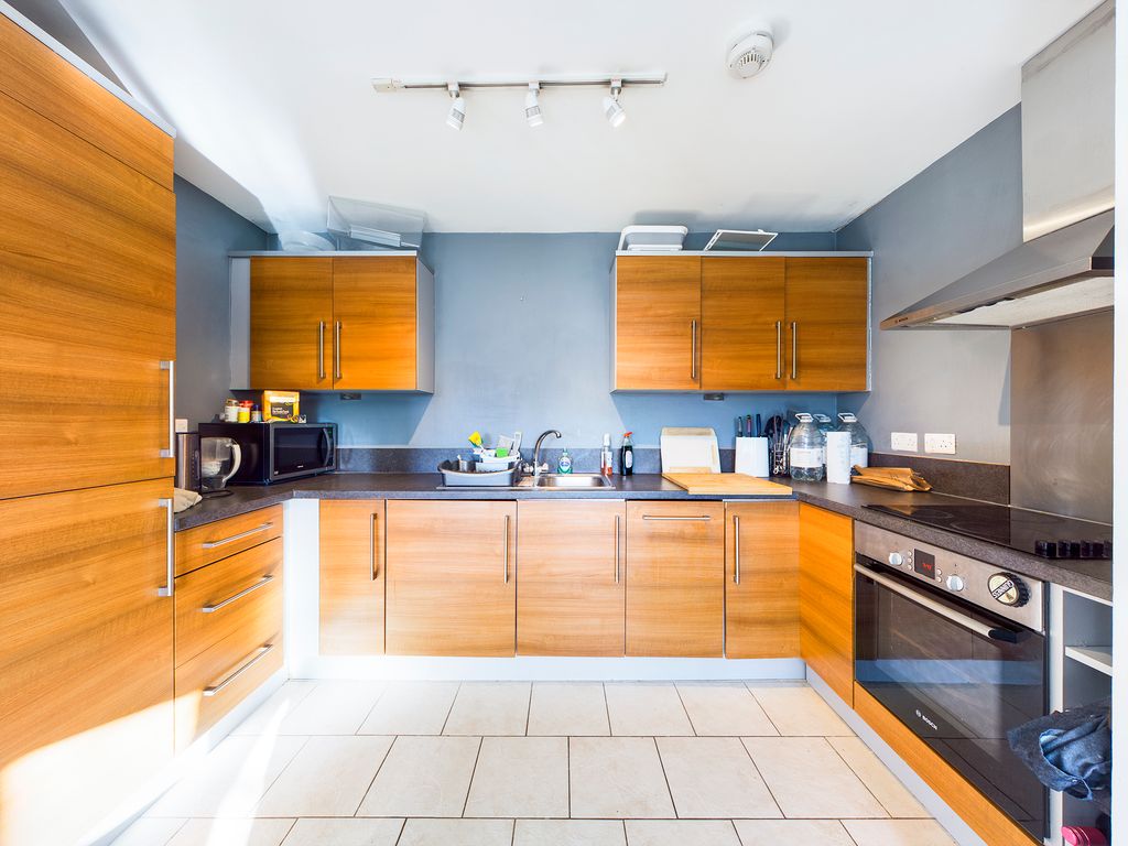 Property photo 2 of 8 Kitchen