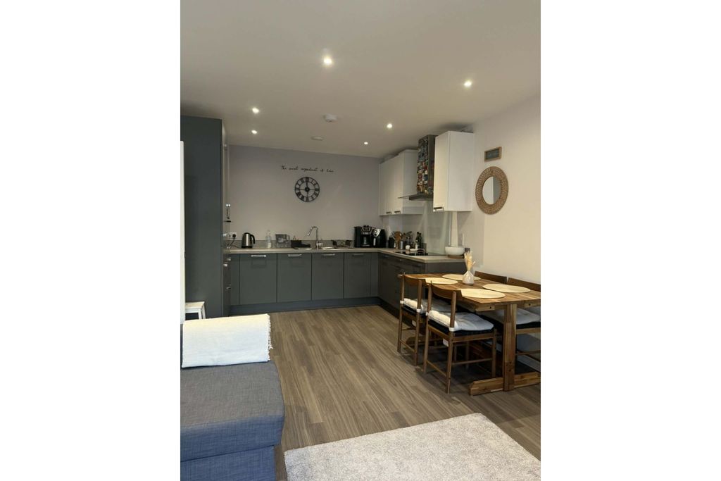 Property photo 3 of 16 Kitchen