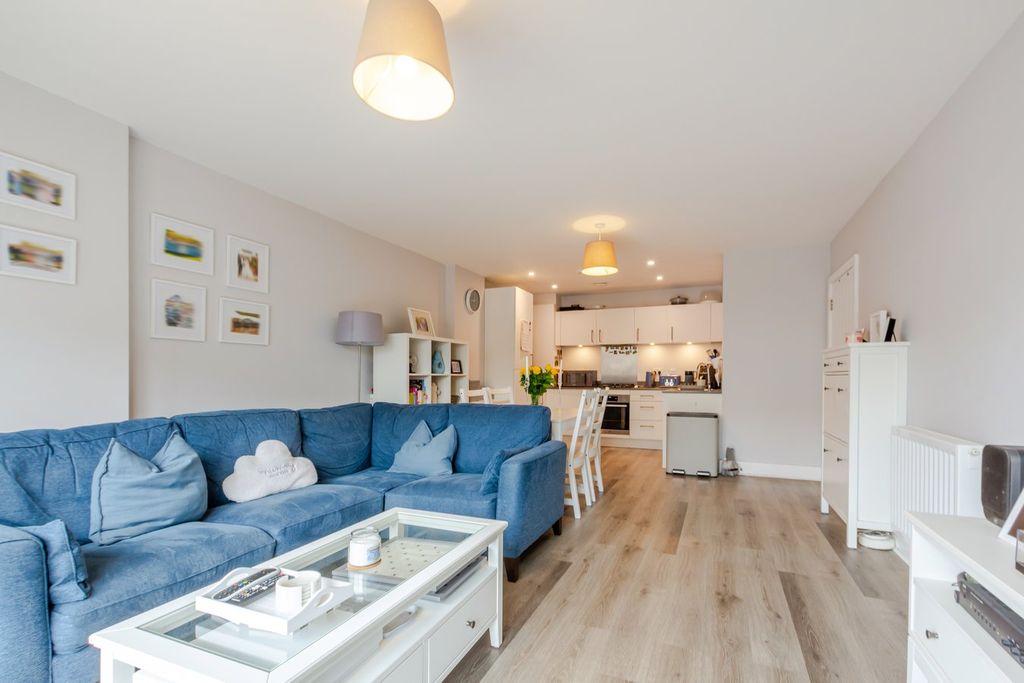 Property photo 3 of 12