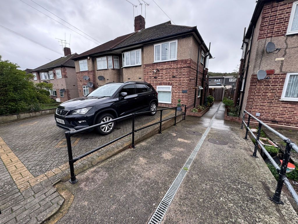 Property photo 1 of 8