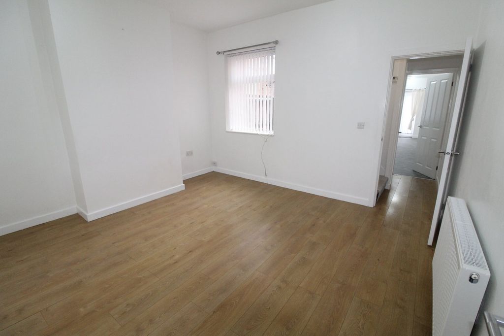 Property photo 3 of 9 Picture No. 02