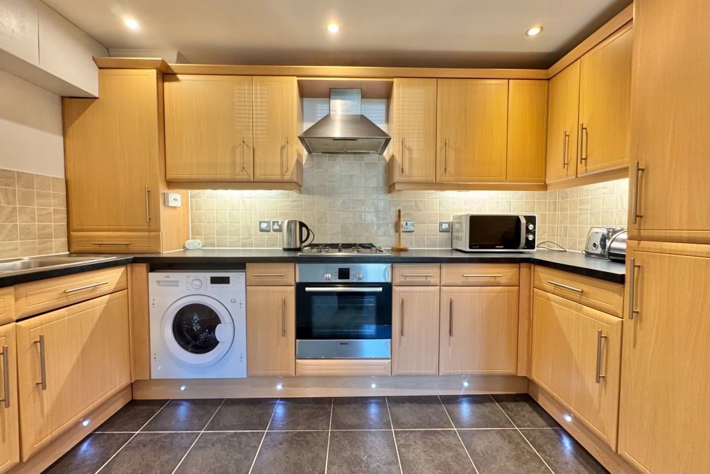 Property photo 2 of 10 Kitchen