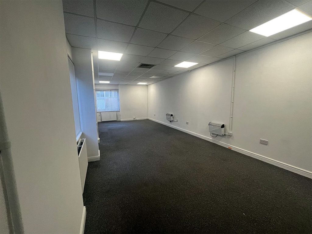 Property photo 3 of 4