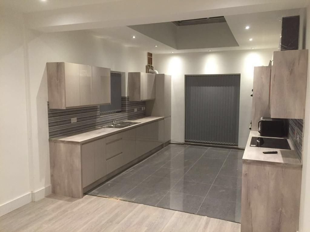 Property photo 3 of 18 Kitchen