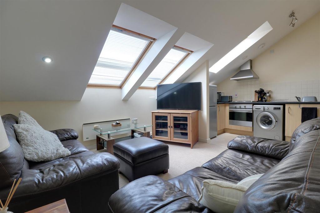 Additional image 8 of 2 bed flat for saleThe Point, Crewe Road, Alsager ST7