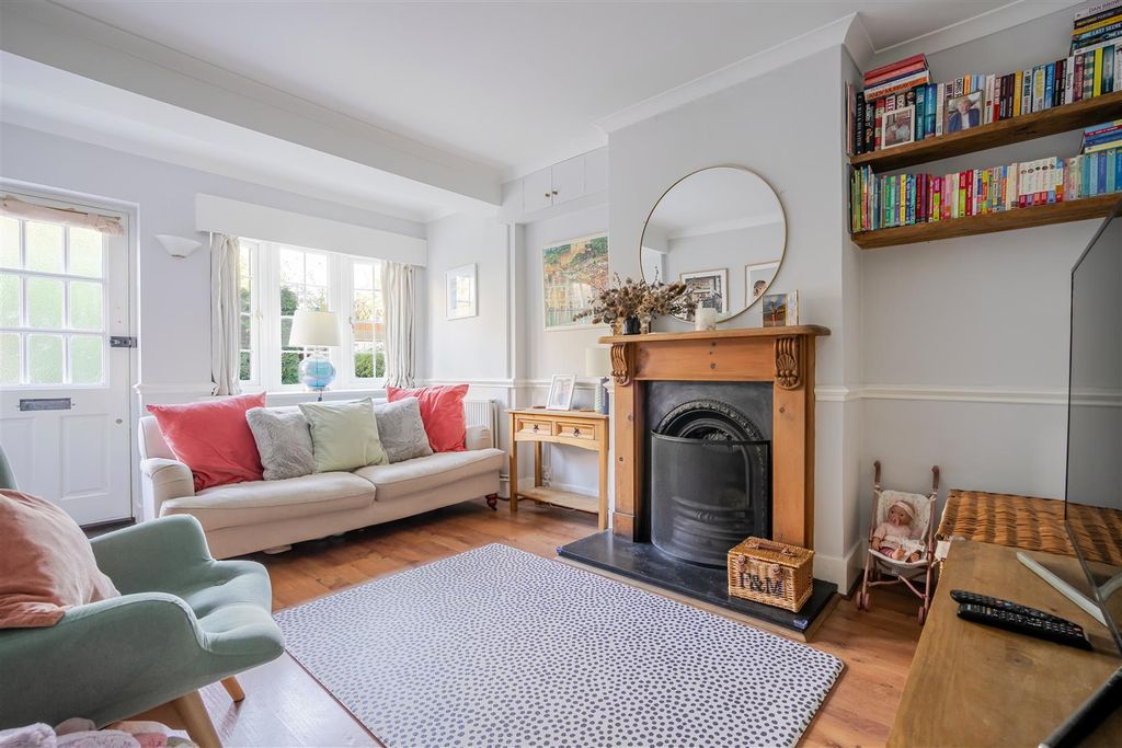 Property photo 2 of 9