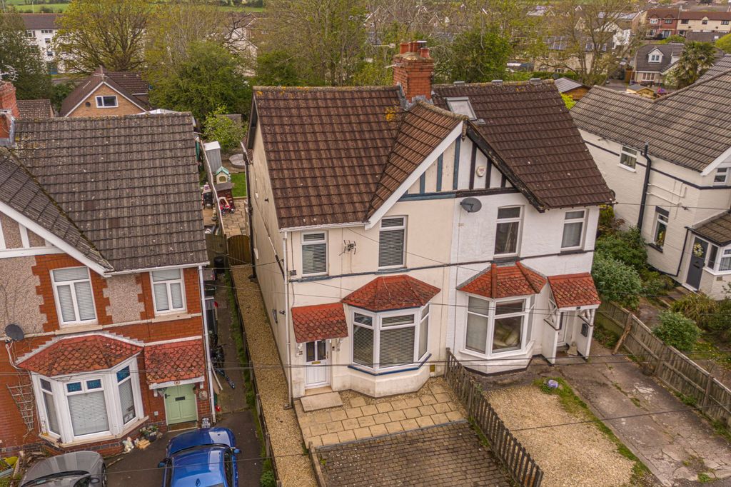 Property photo 1 of 40