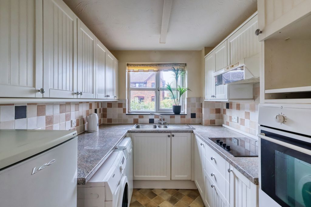 Property photo 3 of 10 Picture No. 05