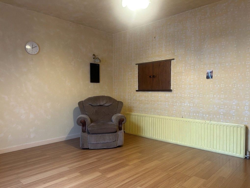 Property photo 3 of 26 Dining Room