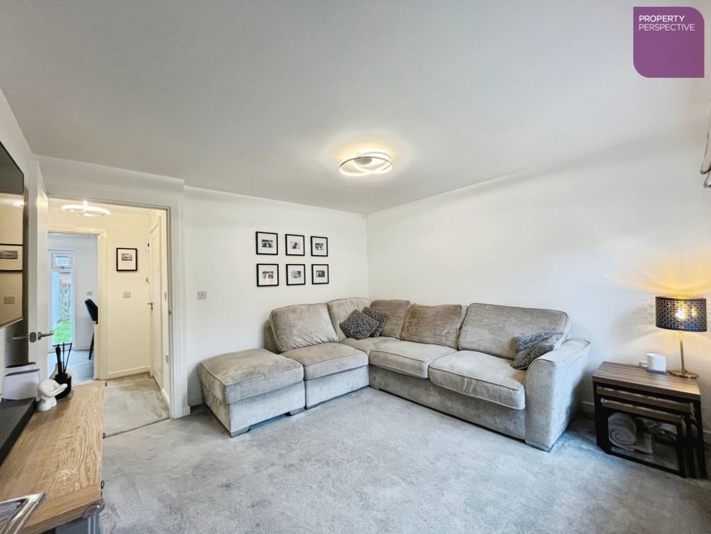 Property photo 3 of 18 Living Room