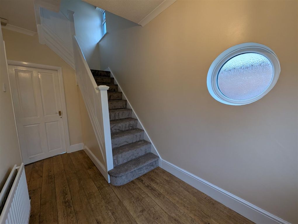 Property photo 2 of 14 Entrance Hallway