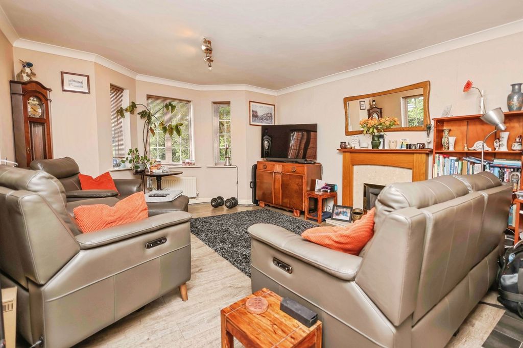 Property photo 3 of 20 Pbox-Img.Jpg