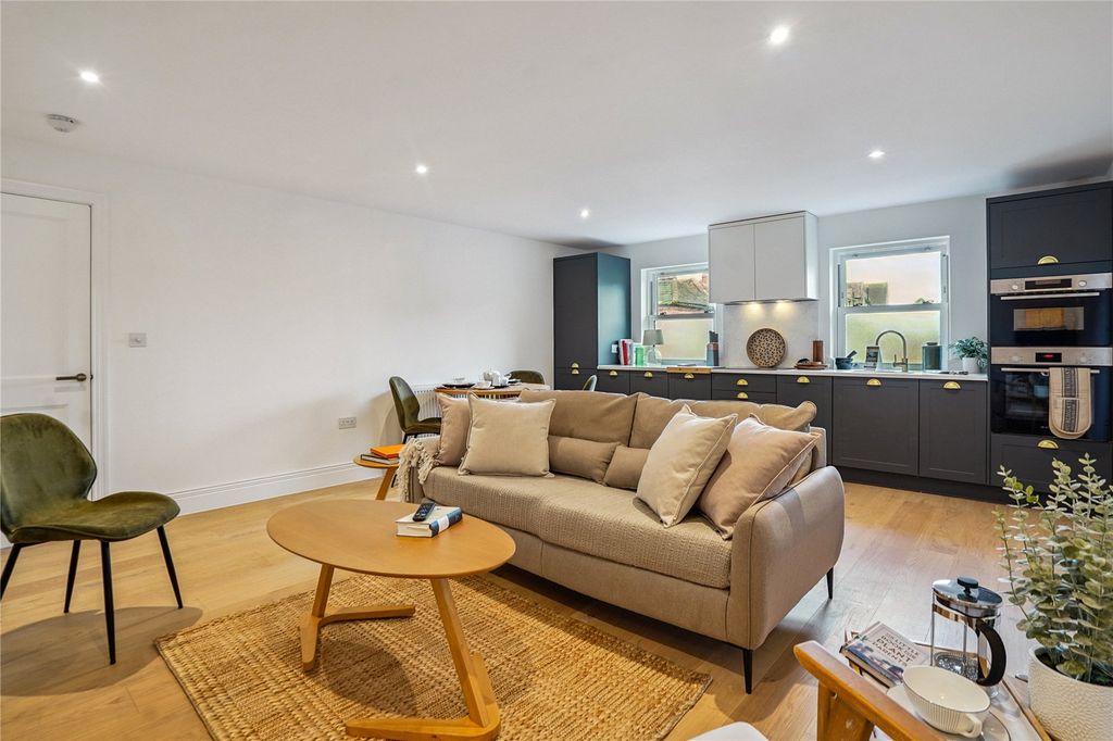 Property photo 2 of 9 Picture 2