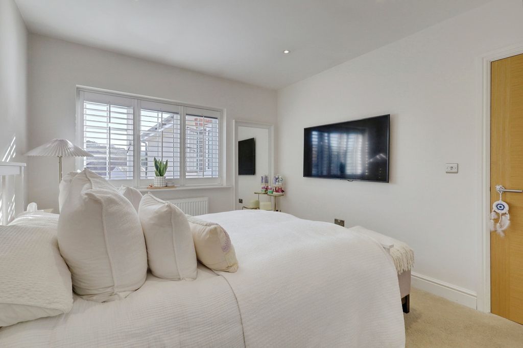 Additional image 12 of 1 bed flat for saleHigh Road, Benfleet SS7