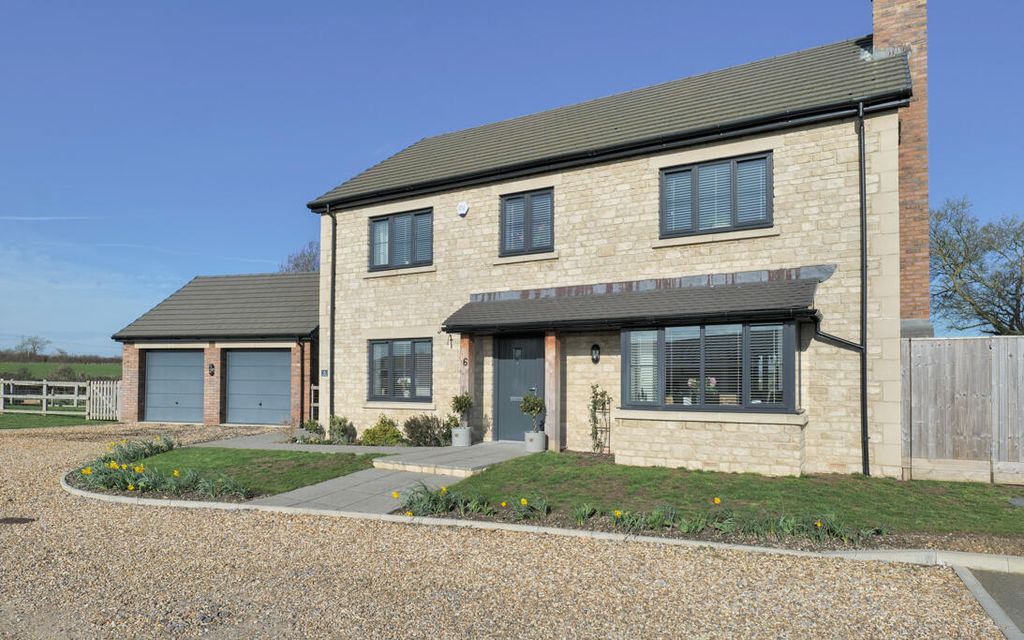 Property photo 1 of 24 P1068699.Jpg