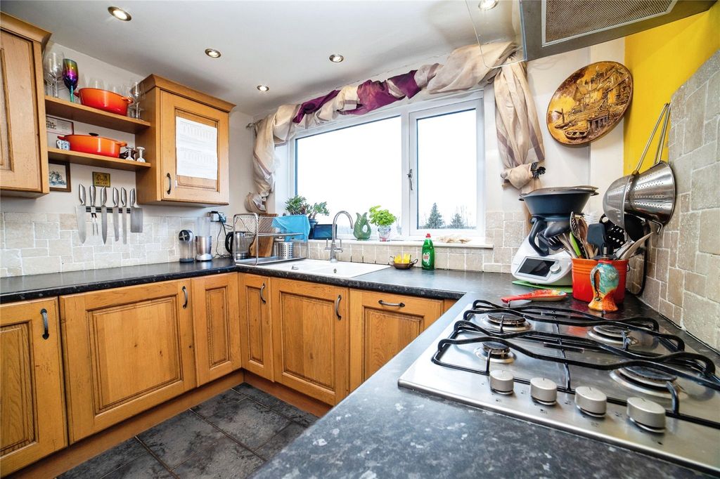 Property photo 3 of 32 Picture No. 21