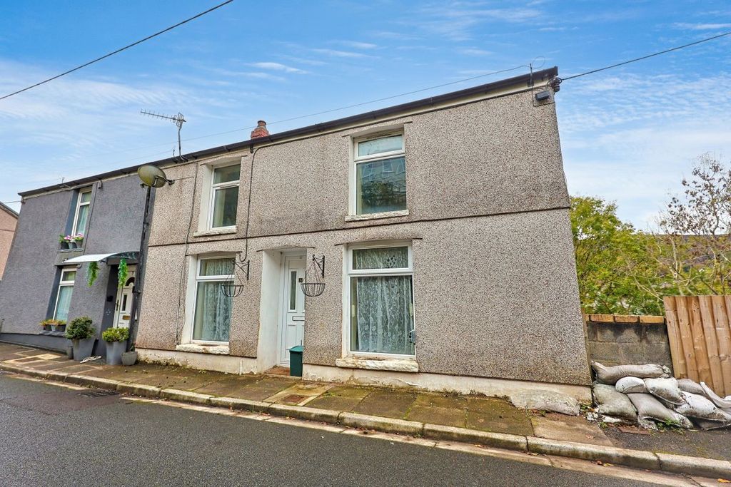 Property photo 1 of 6