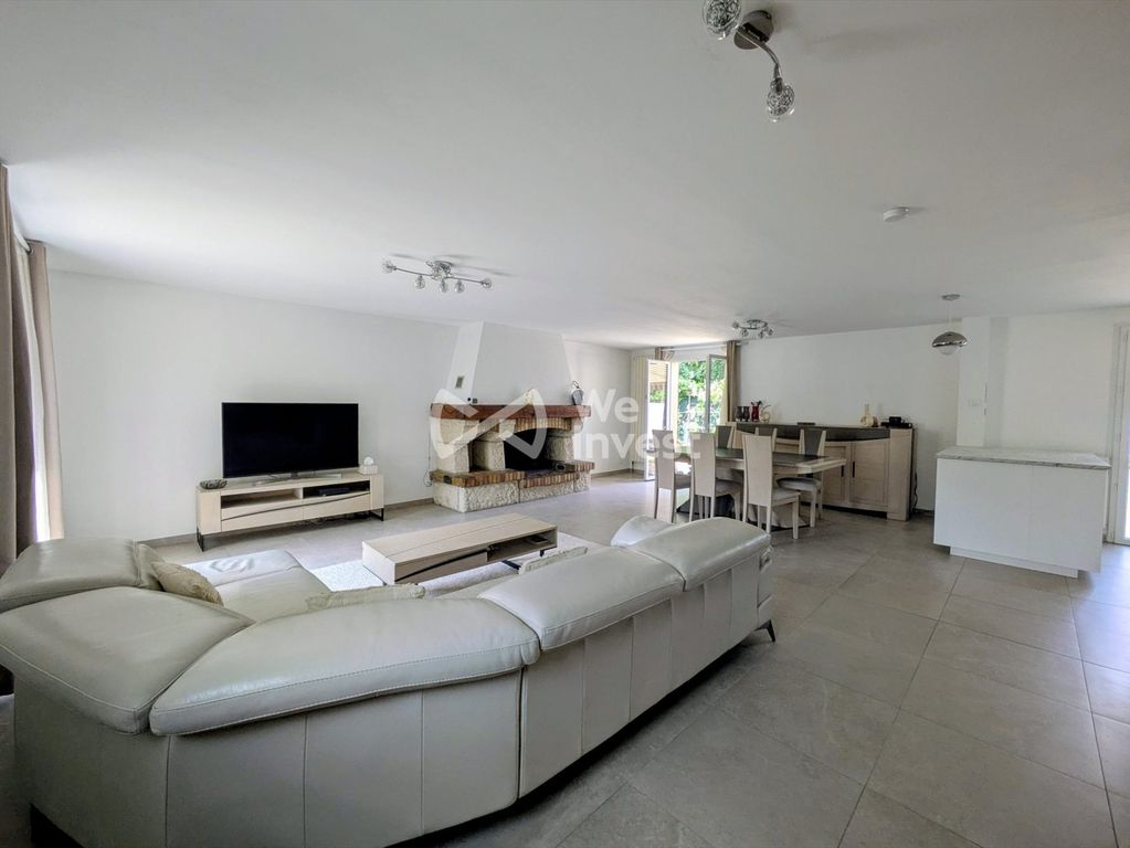 Property photo 2 of 30