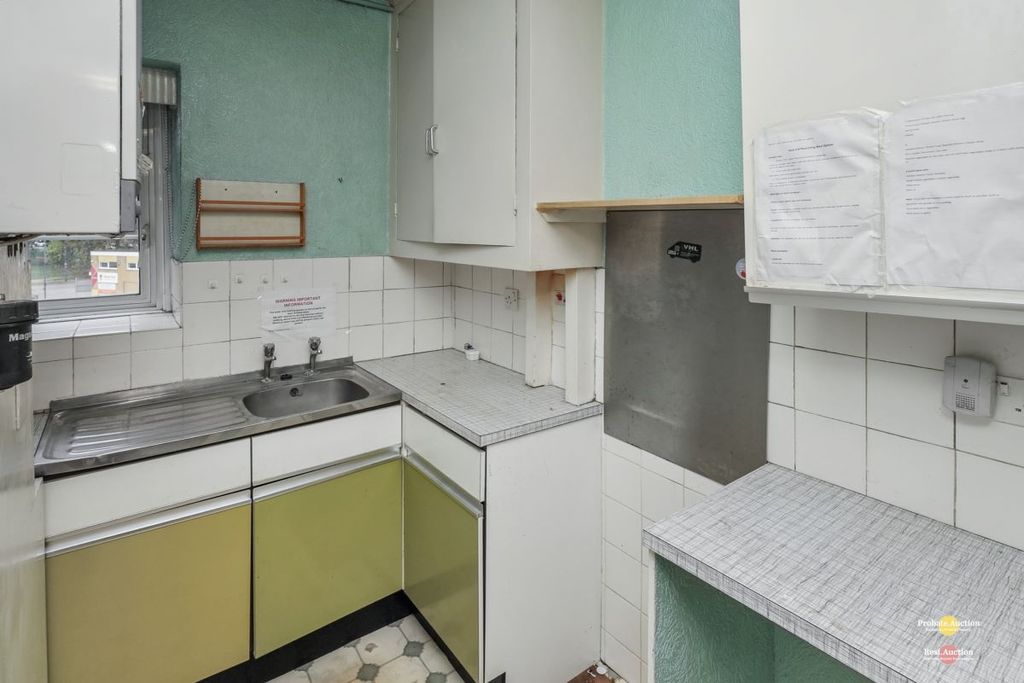 Property photo 2 of 18