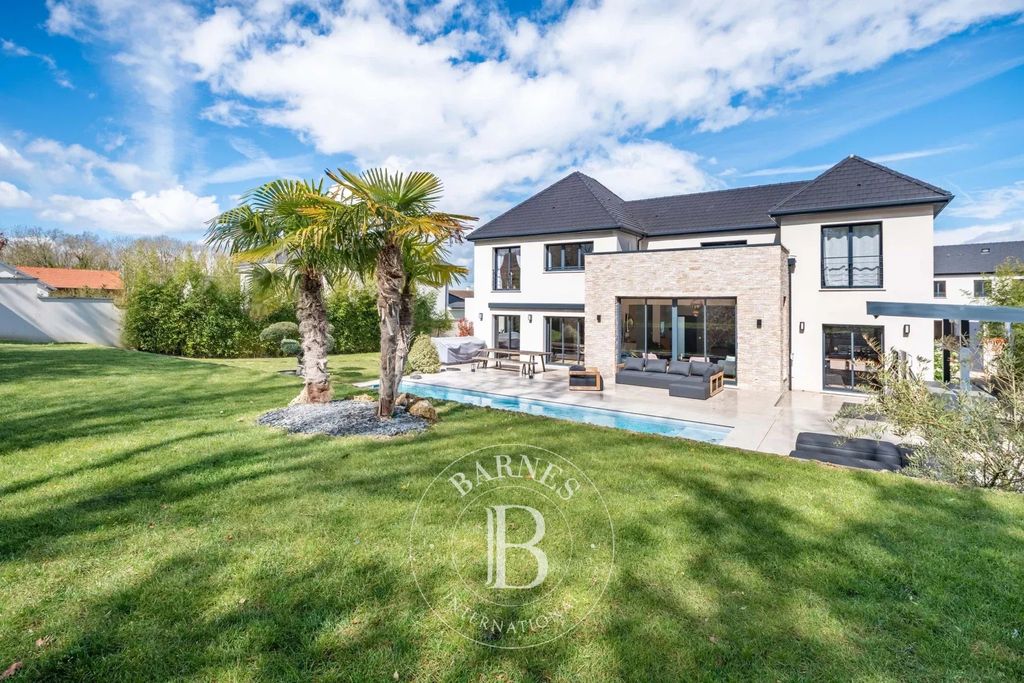Property photo 1 of 19
