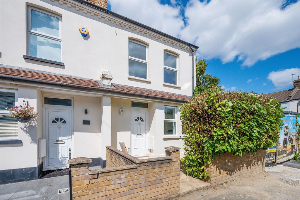 Property photo 1 of 12 York Road (1).Jpg